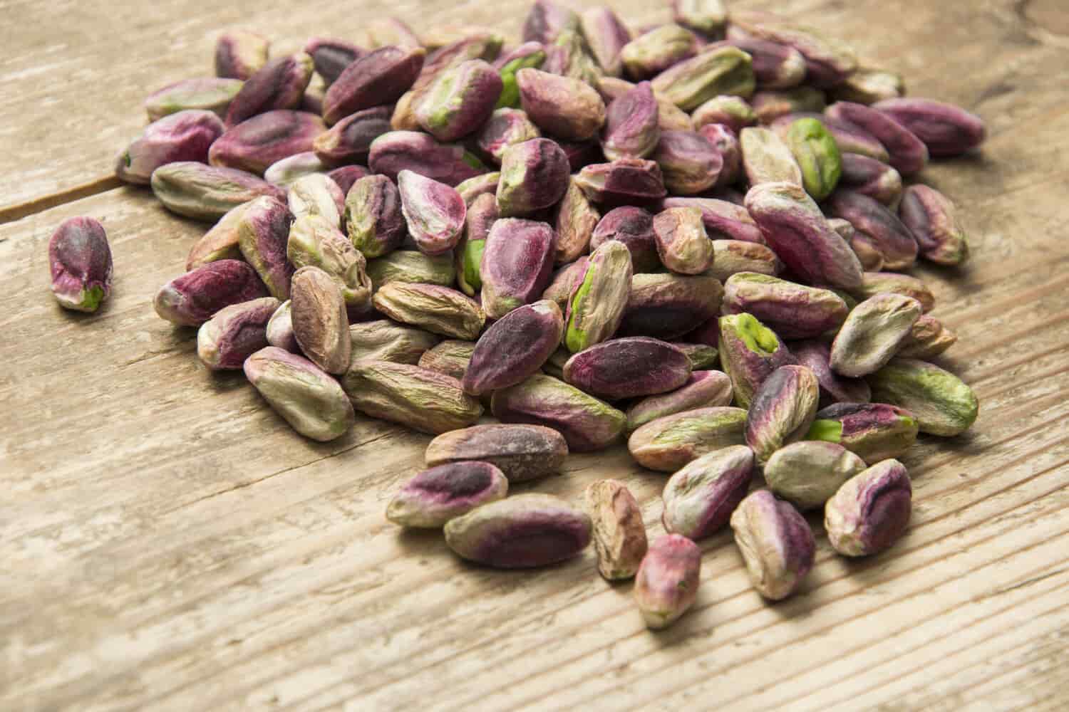 مغز پسته بدون پوست 